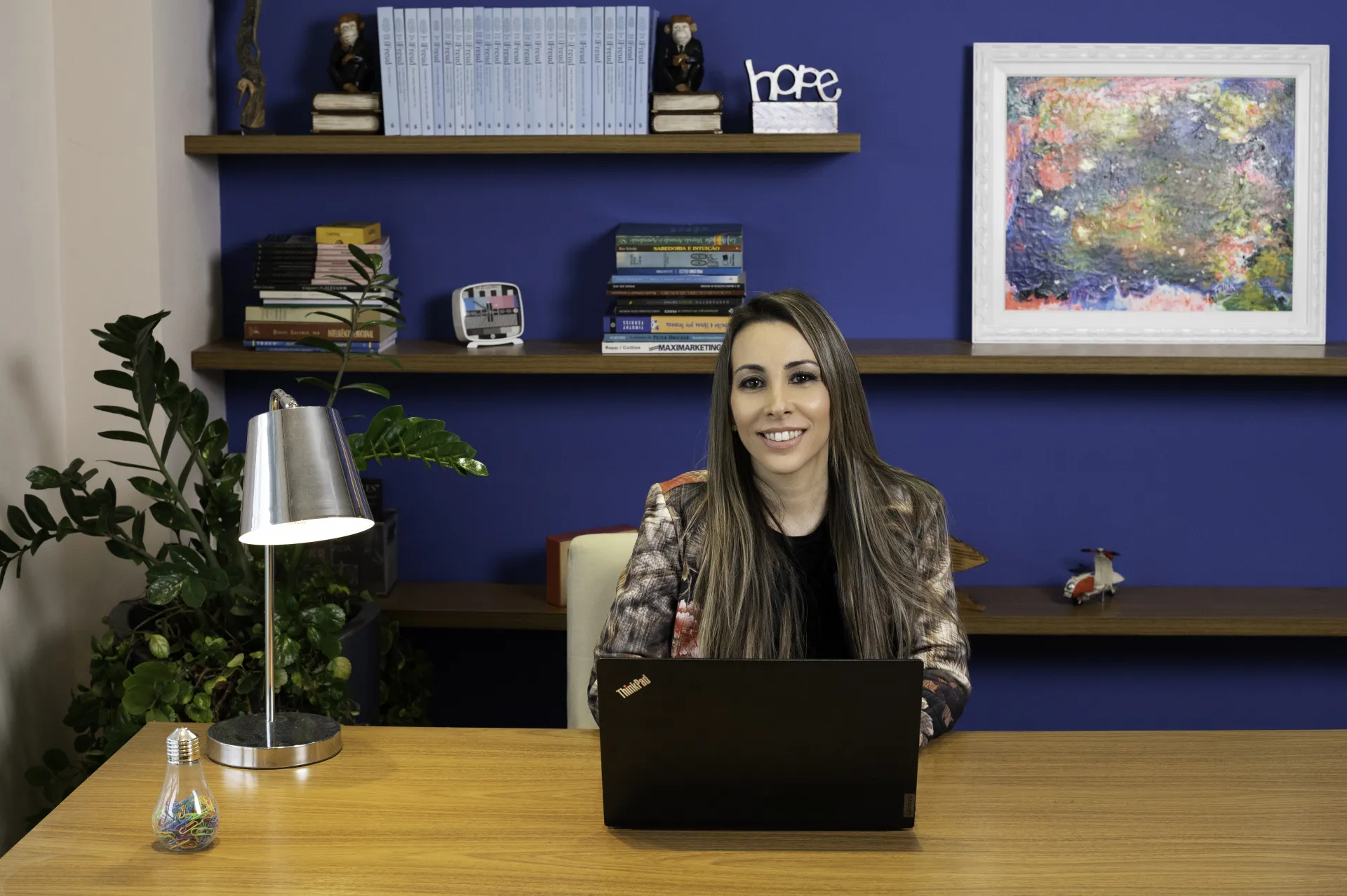 Luciana Perfetto no consultório